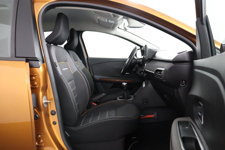 Vehicle Image 18