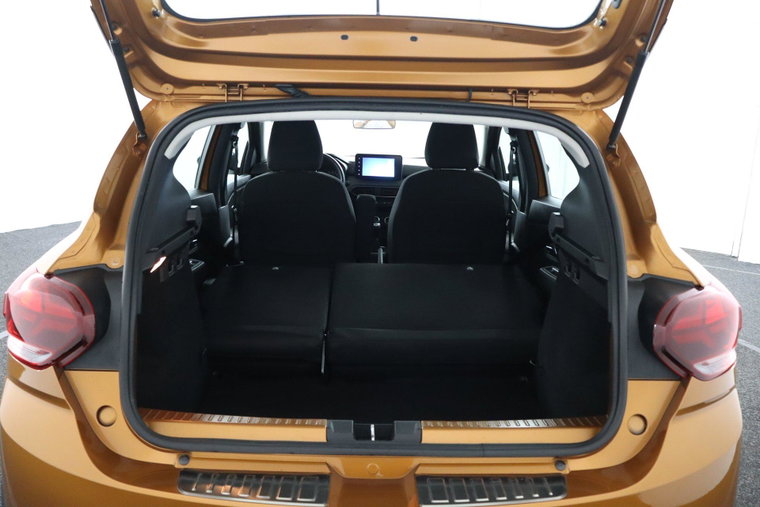 Vehicle Image 21