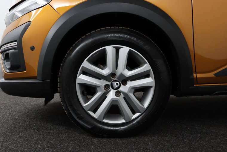 Vehicle Image 30