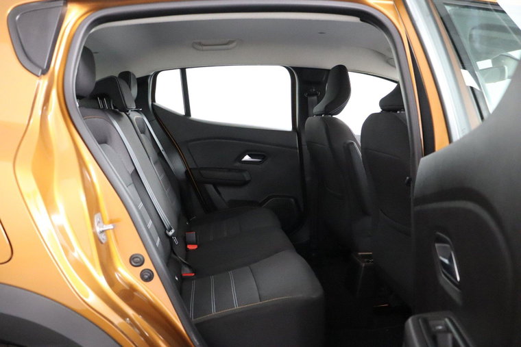 Vehicle Image 36