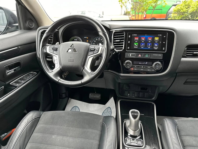 Vehicle Image 17