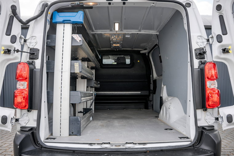 Vehicle Image 10