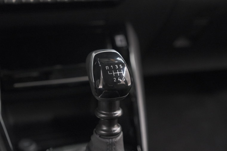 Vehicle Image 38