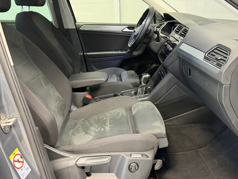 Vehicle Image 37