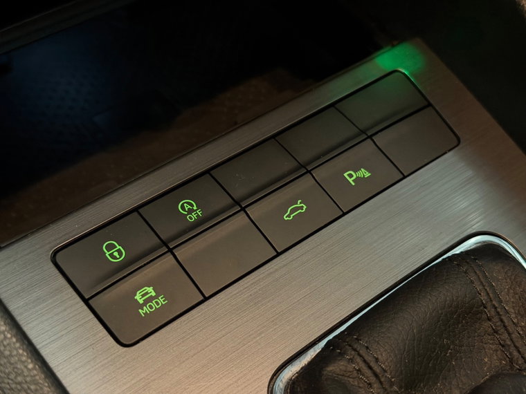 Vehicle Image 38