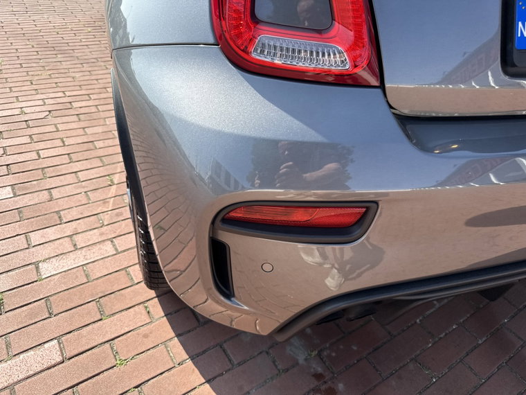 Vehicle Image 32