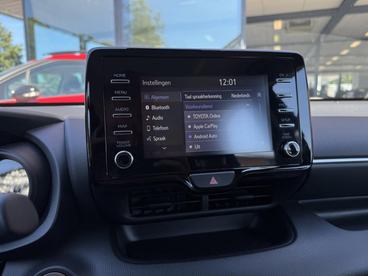 Vehicle Image 25