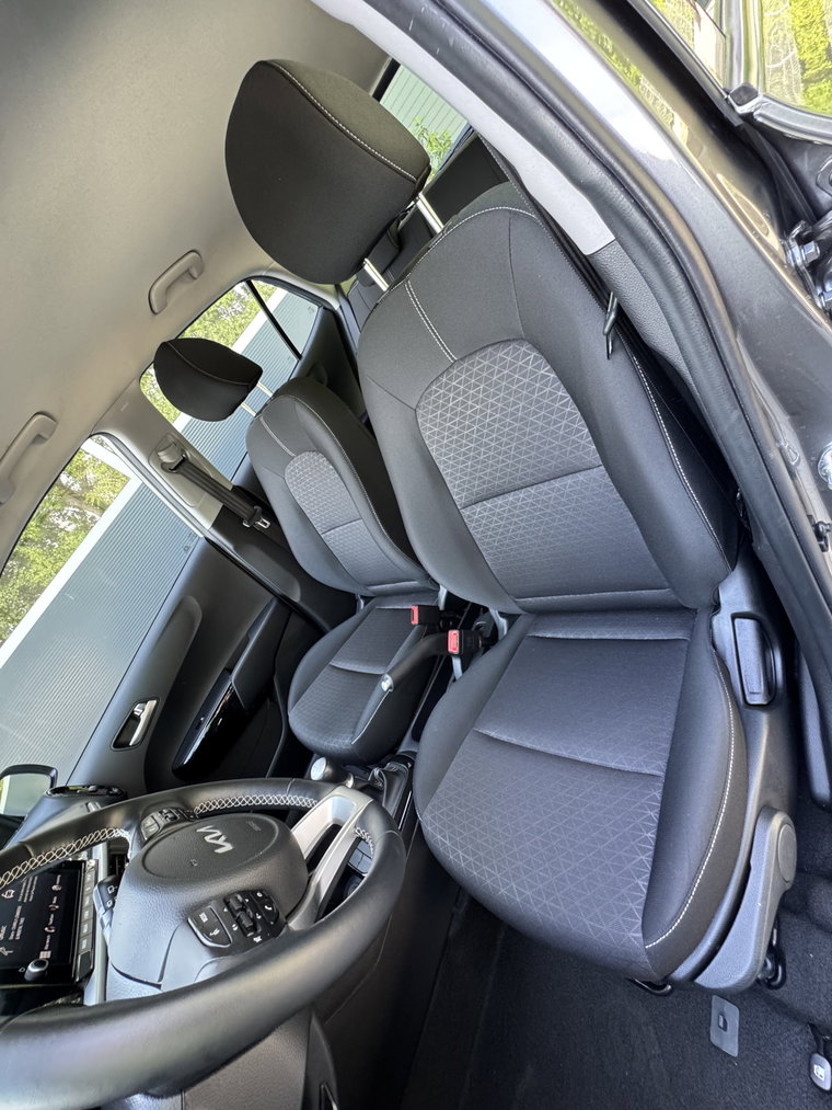 Vehicle Image 23