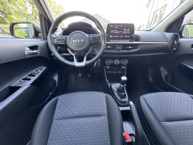 Vehicle Image 26