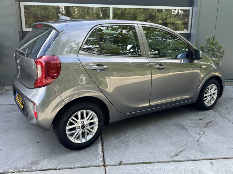 Vehicle Image 30