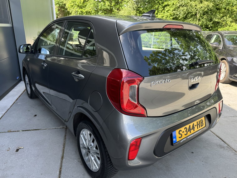 Vehicle Image 37