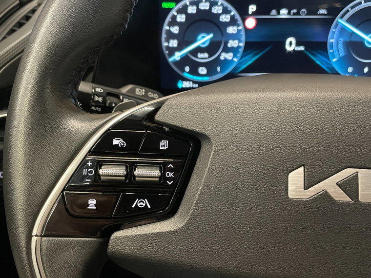 Vehicle Image 38