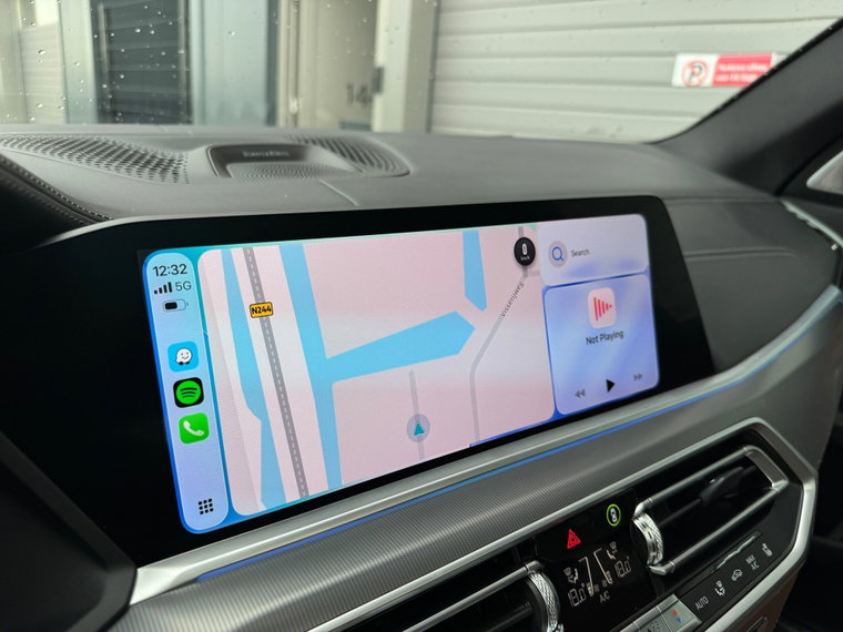 Vehicle Image 12