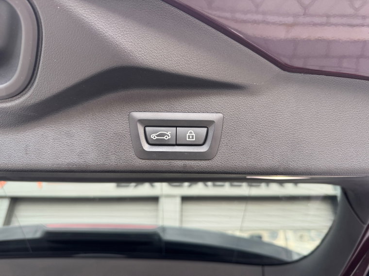 Vehicle Image 43