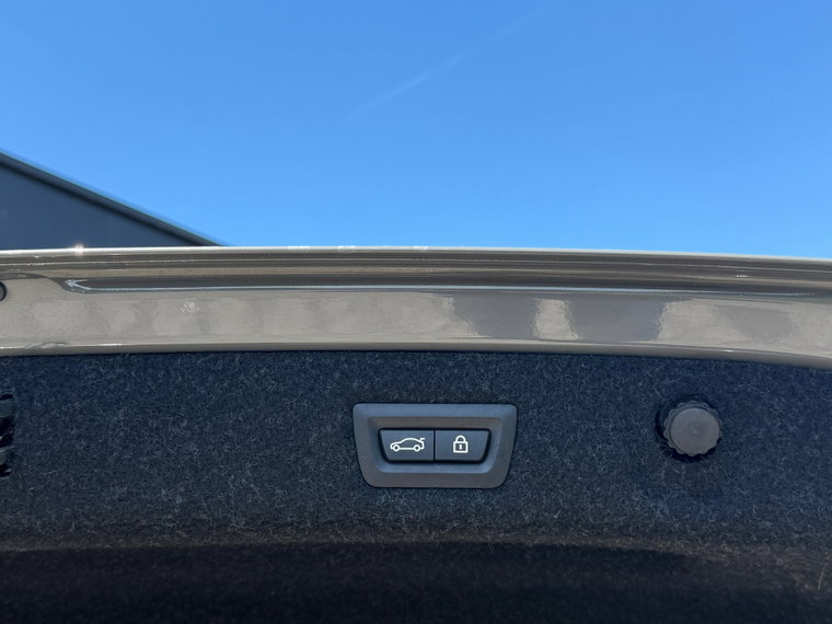 Vehicle Image 40
