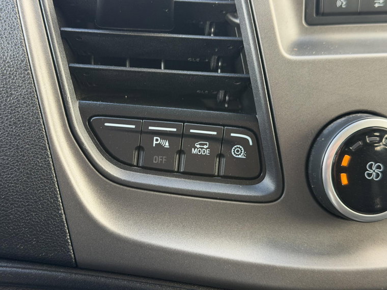 Vehicle Image 34