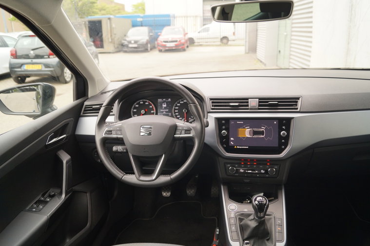 Vehicle Image 9