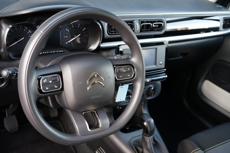 Vehicle Image 22