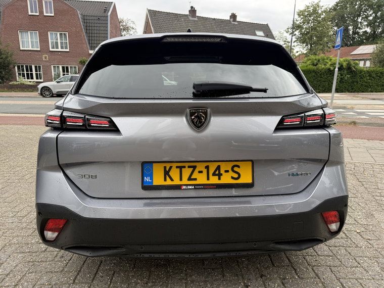 Vehicle Image 28