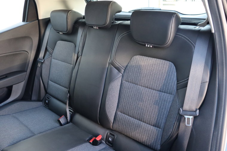 Vehicle Image 19