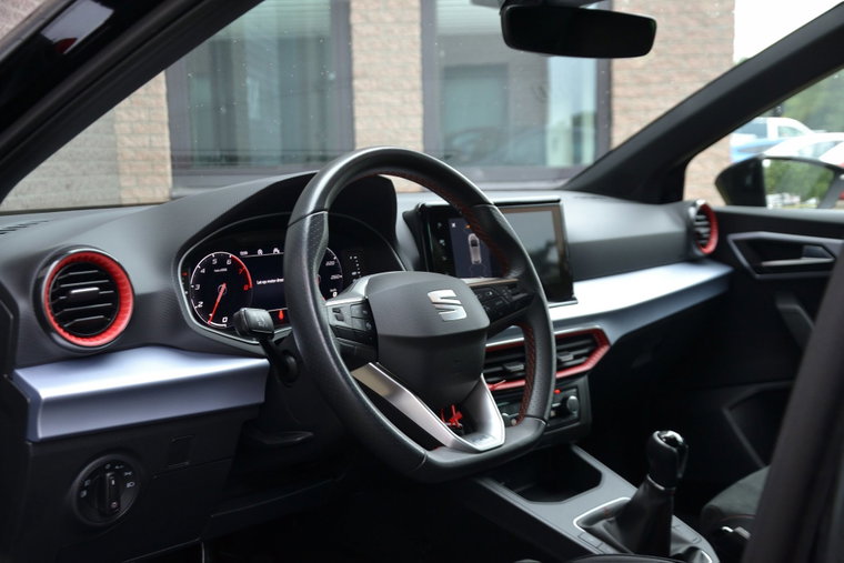 Vehicle Image 7