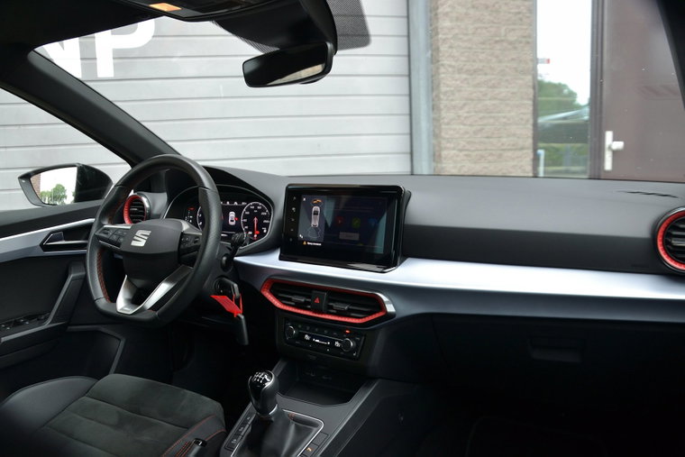 Vehicle Image 11