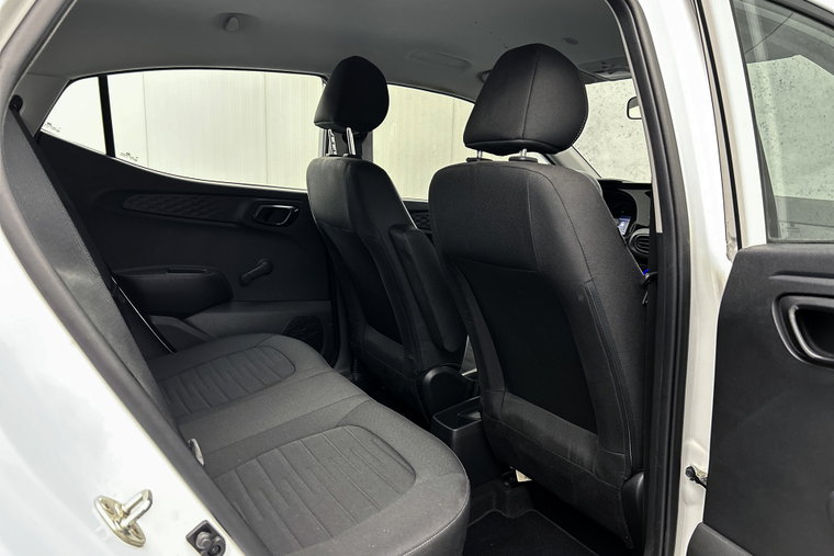 Vehicle Image 15