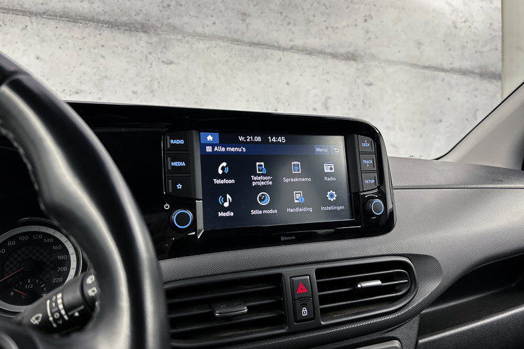 Vehicle Image 16