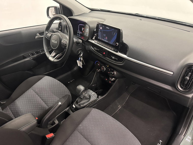 Vehicle Image 11