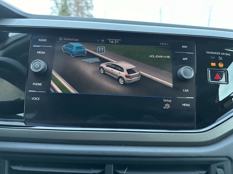 Vehicle Image 16