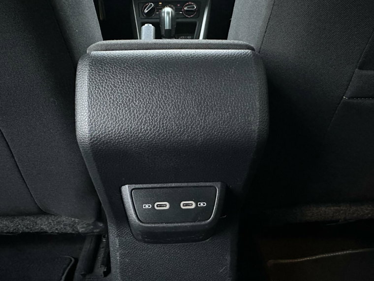 Vehicle Image 29