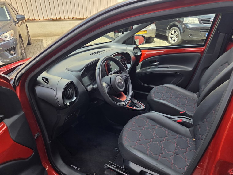 Vehicle Image 15