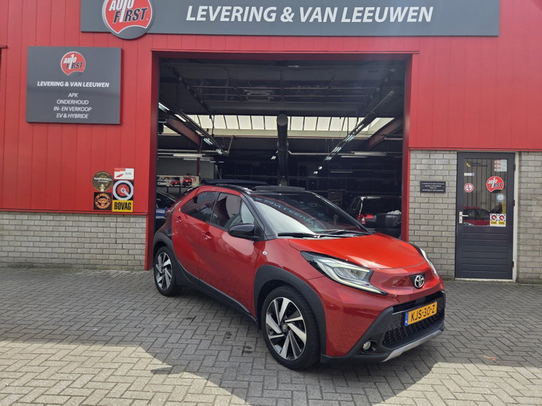 Vehicle Image 4