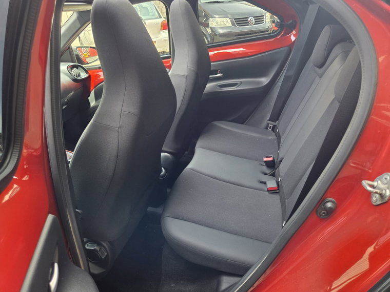 Vehicle Image 8