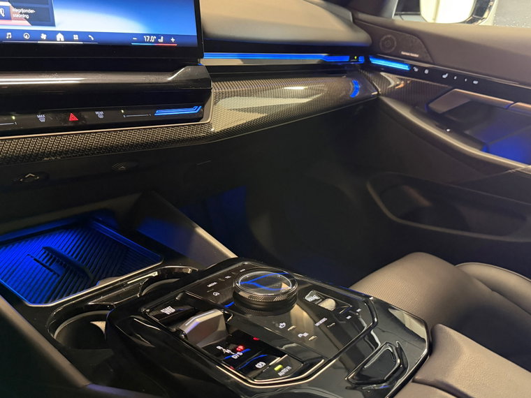 Vehicle Image 37