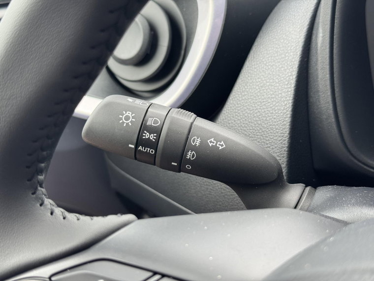 Vehicle Image 22