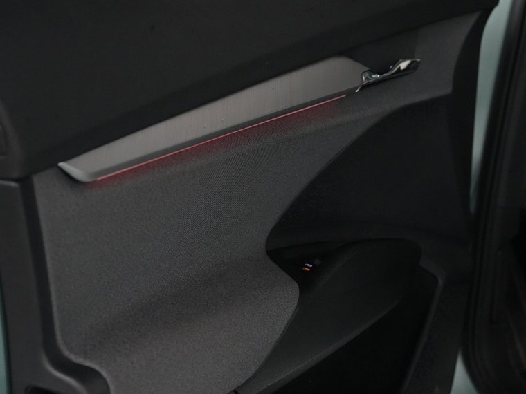 Vehicle Image 33