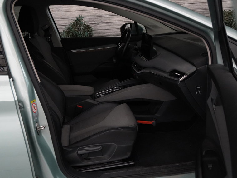 Vehicle Image 39