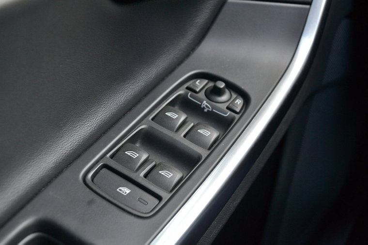 Vehicle Image 23