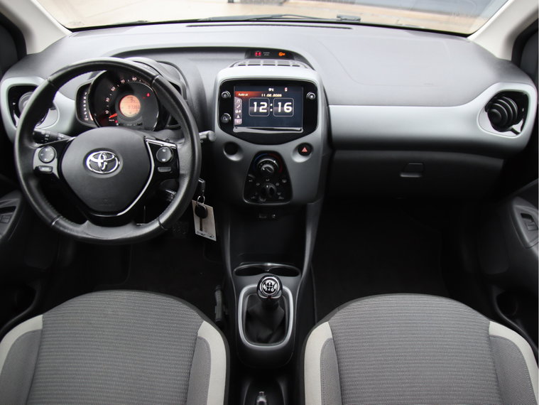 Vehicle Image 13