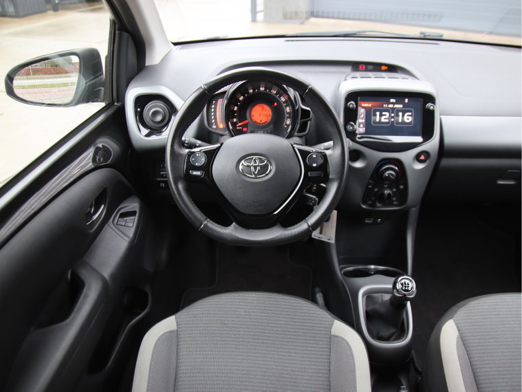 Vehicle Image 14