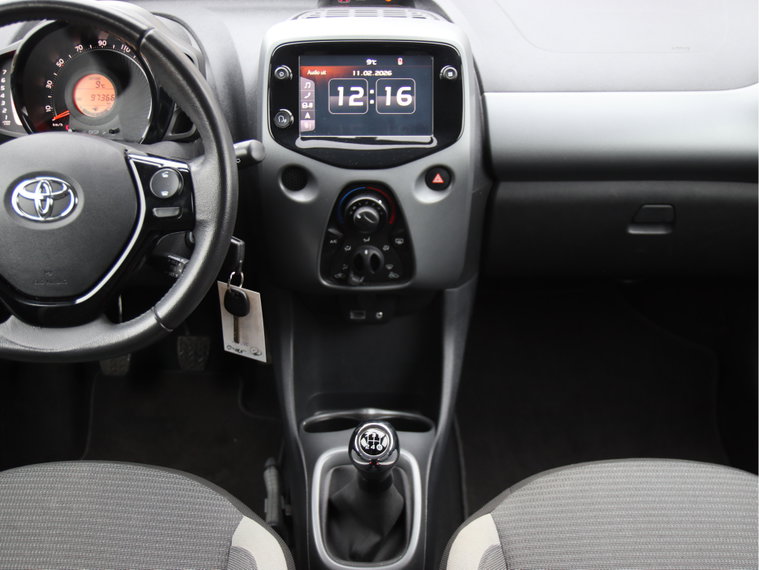 Vehicle Image 23