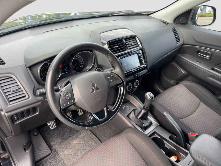 Vehicle Image 16