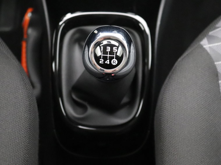 Vehicle Image 17