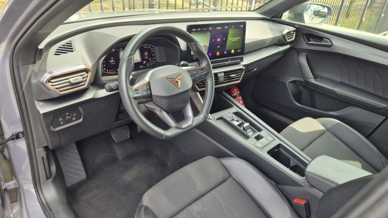 Vehicle Image 10