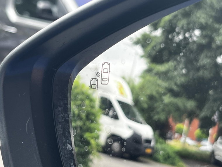 Vehicle Image 38