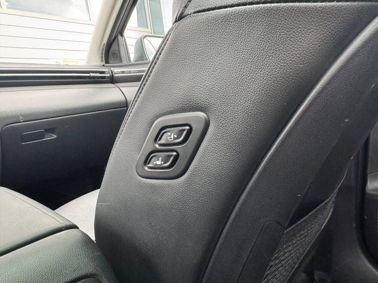 Vehicle Image 26