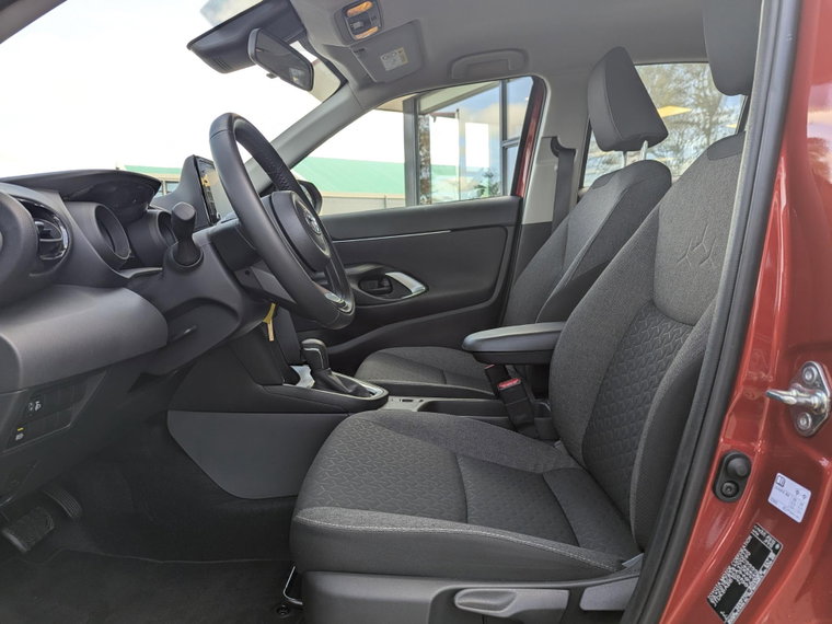 Vehicle Image 16