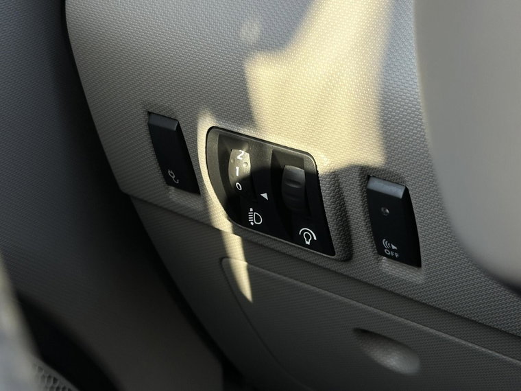 Vehicle Image 35