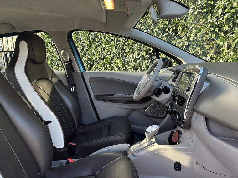 Vehicle Image 38